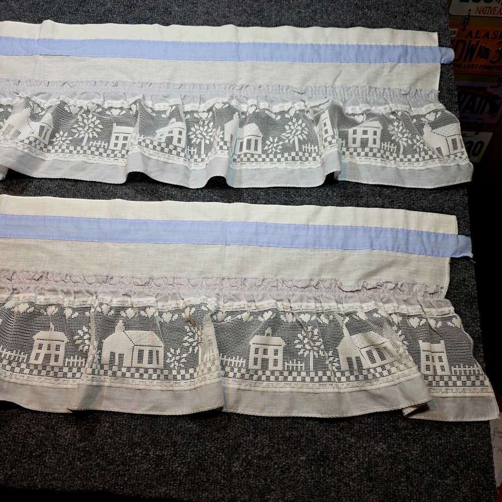 Vintage Set of 2 Country Cottage Lace Ruffled Curtain Valances Blue White USA
